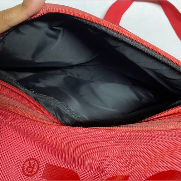 Wilson Super Tour Red Tennis Bag - Picture 4 of 6